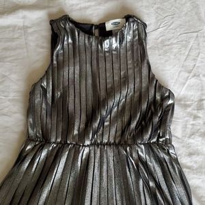 Girls silver pleated dress. 5